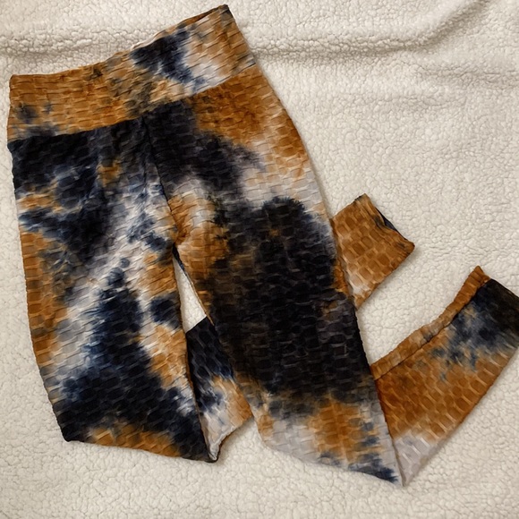 Tie Dye Honeycomb Scrunch Butt | 2 Piece Set - Picture 4 of 6